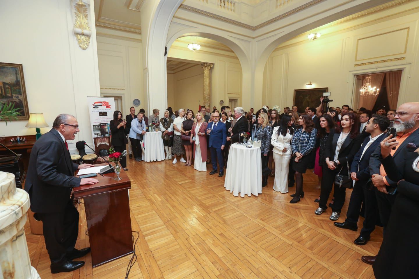 بحضور نجوم الفن..