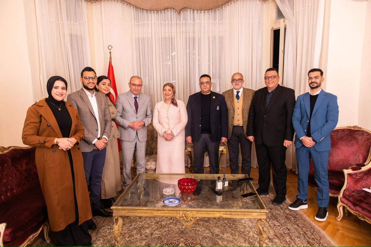 السفير التركي يلتقي