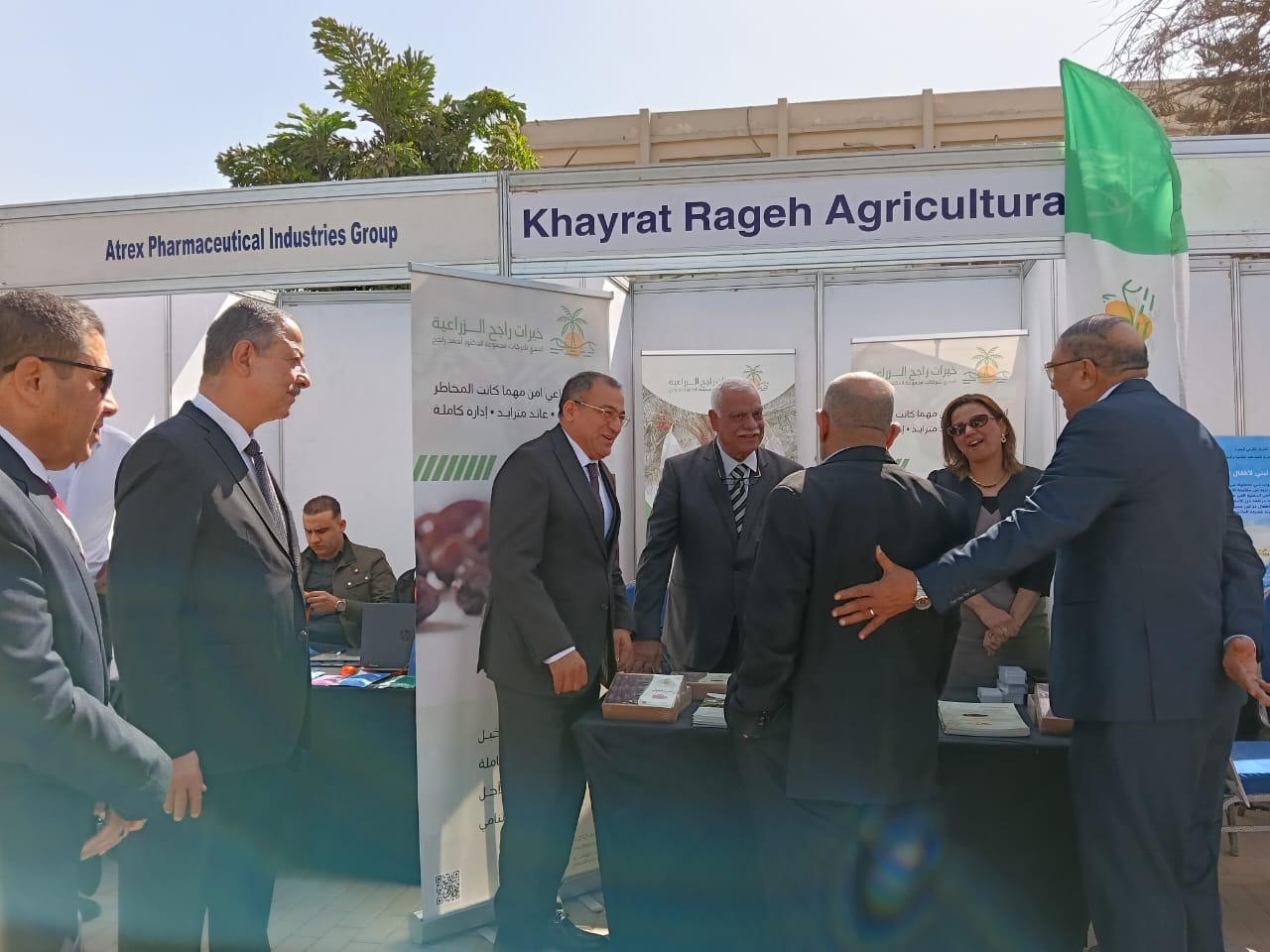 زين العابدين يفتتح