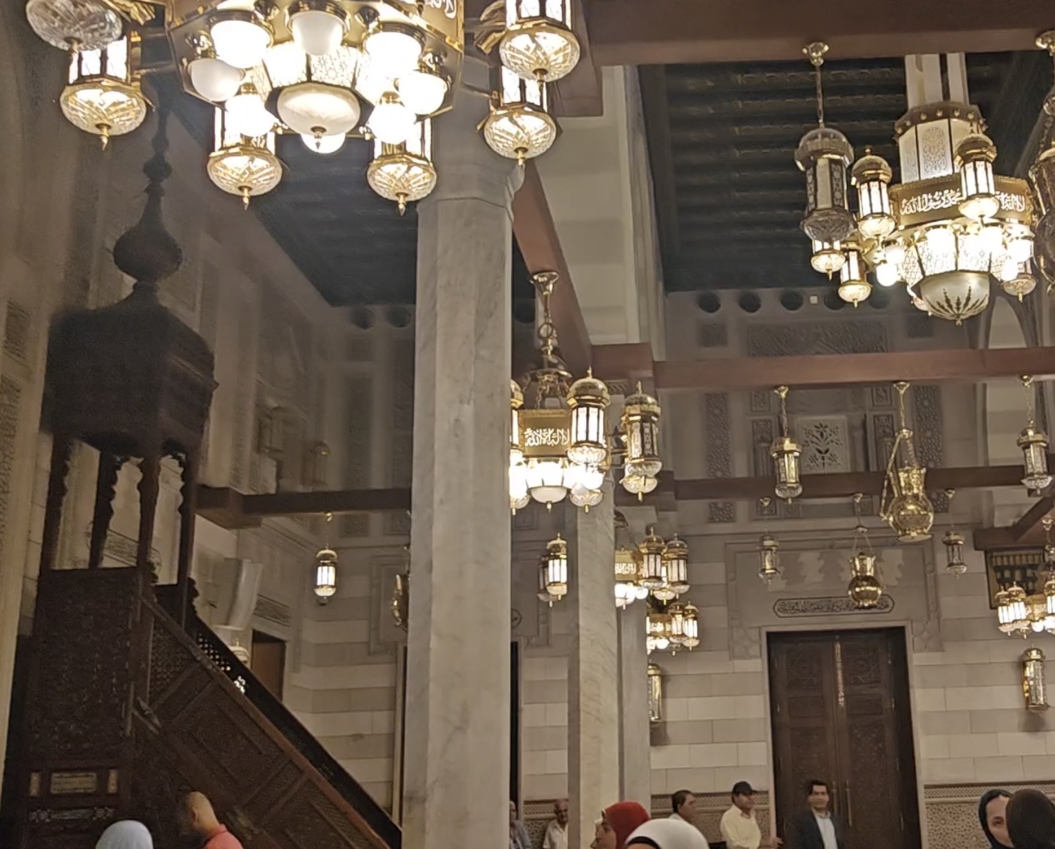 على الله الجمال: